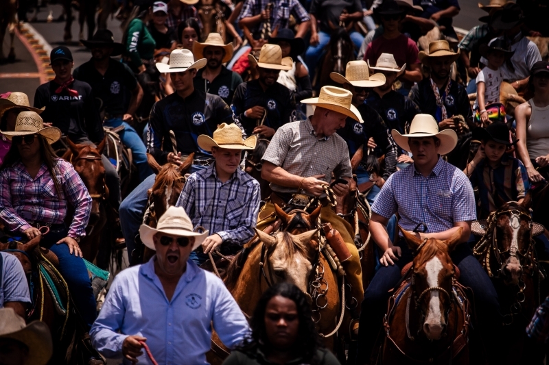 Noticia rodeio-cavalgada-e-queima-do-alho-movimentam-fim-de-ano-em-sao-pedro