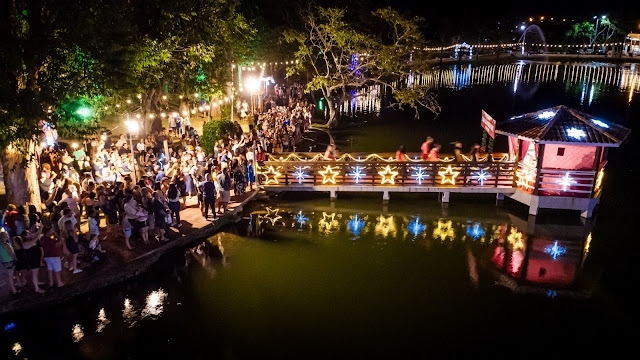 Noticia sao-pedro-abre-o-natal-e-aqui-com-acendimento-das-luzes-casa-do-papai-noel