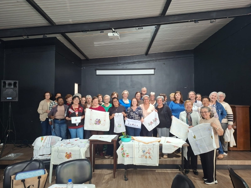 Noticia grupo-promove-oficinas-gratuitas-de-bordado-convivencia-e-solidariedade
